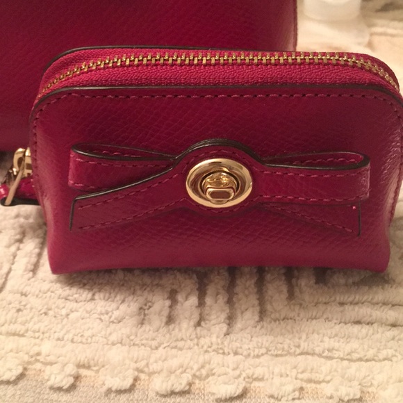 Coach magenta pink pouch set - Picture 2 of 7